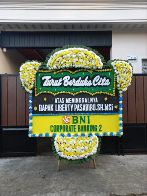 Papan Bunga Duka di Pengkol