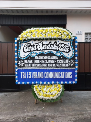 Papan Bunga Duka di Pengkol